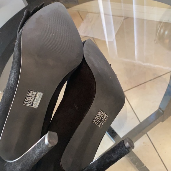 Audrey Brooke black suede bow high heels - Picture 7 of 7